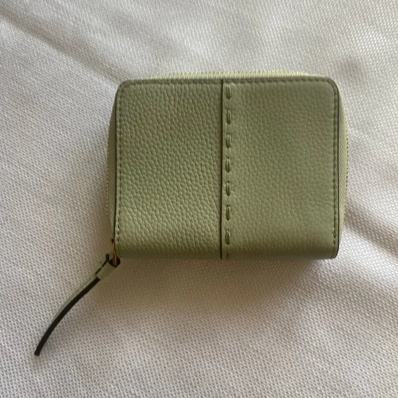 Tory Burch light green (Pine Frost) Crossbody Bag with matching wallet - Picture 2 of 16